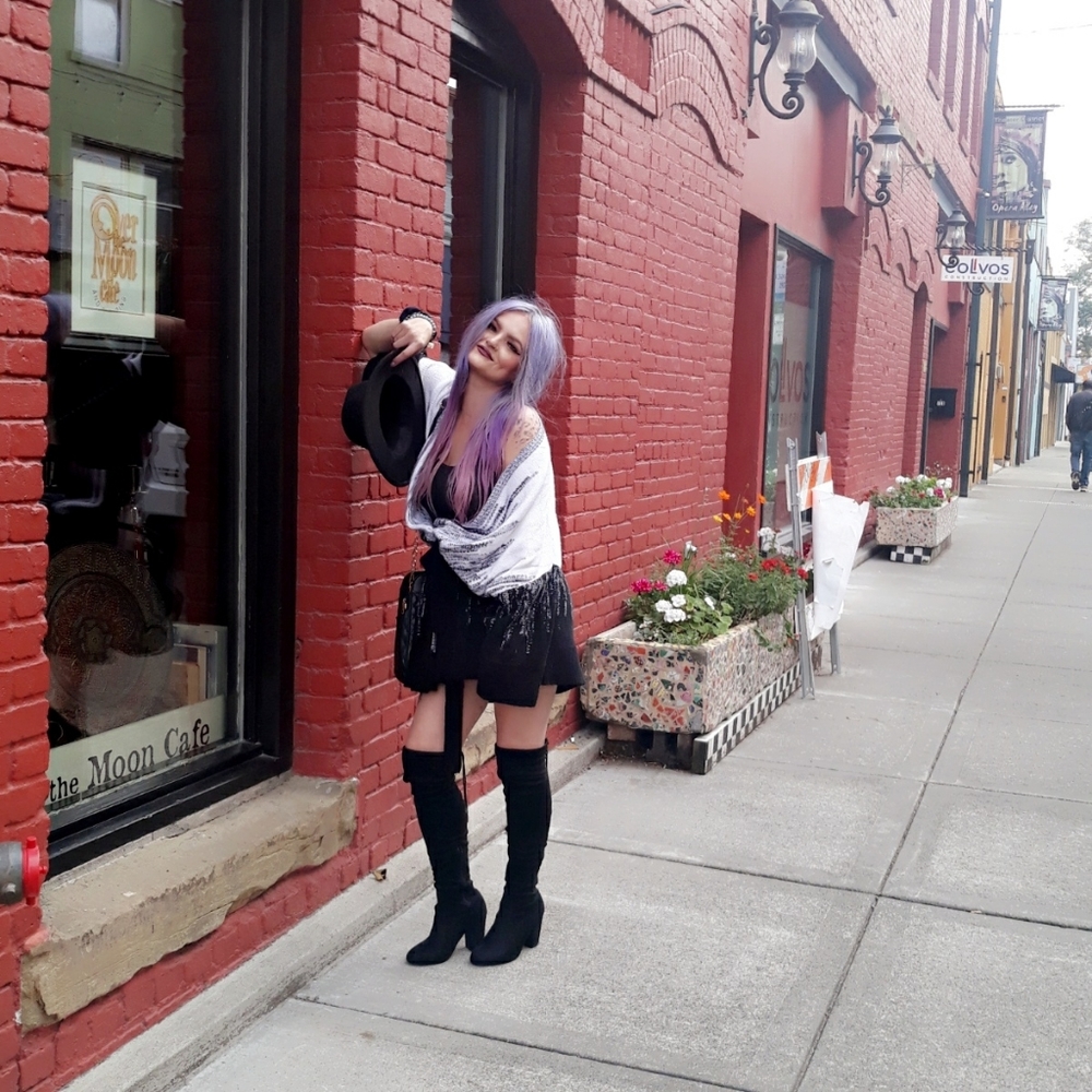 Sweater dress back and white carilla devil cotton